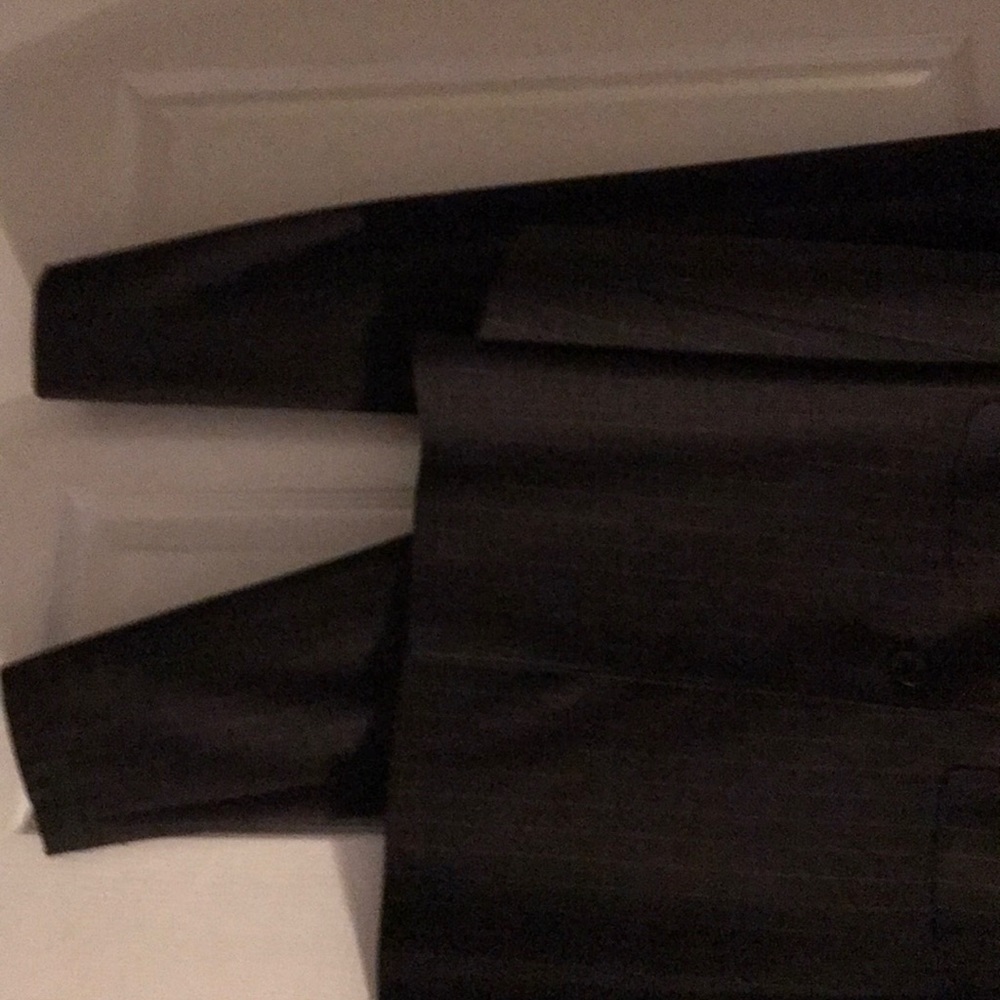 Suit - Picture 3 of 7